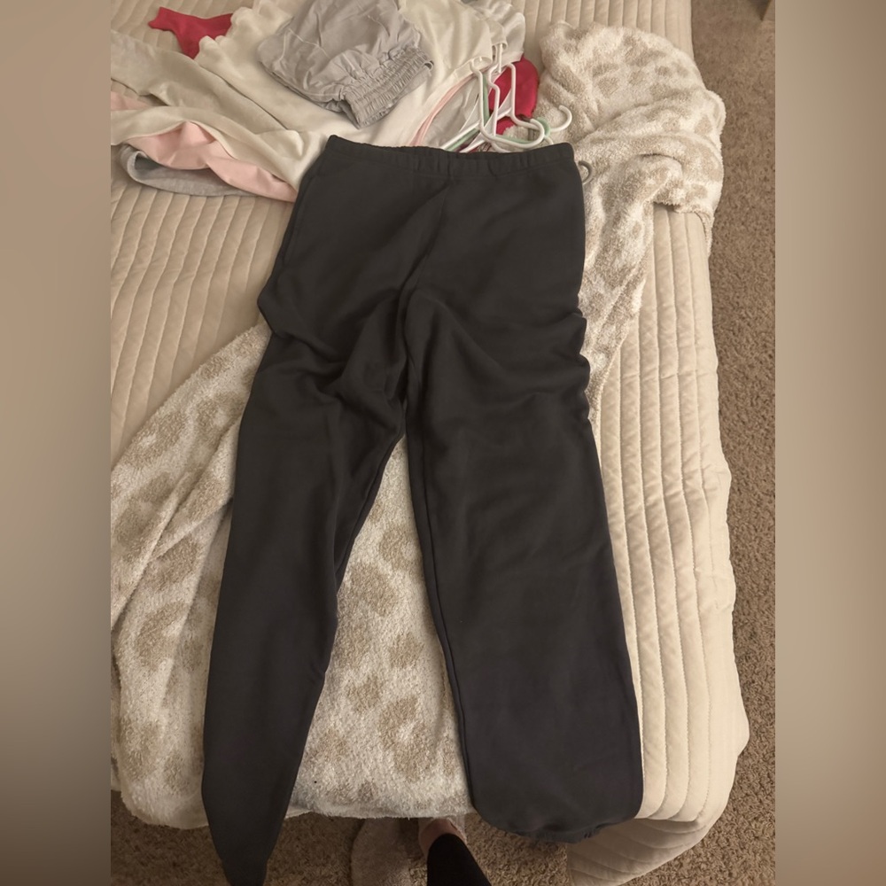 skims grey oversized sweatpants